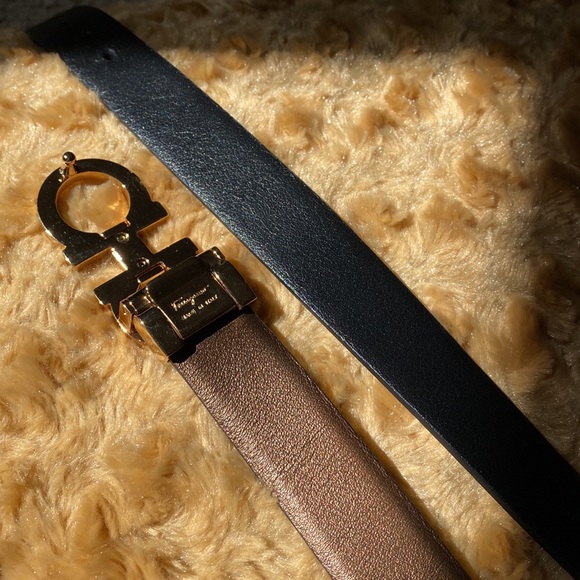 Ferragamo leather belt -reversible w/gold buckle, 37” - Picture 3 of 4